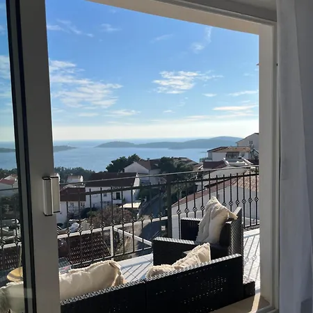 Tino Apartment *