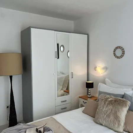 Apartment Tino Hvar Town