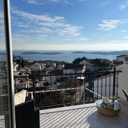 Tino Apartment Hvar Town