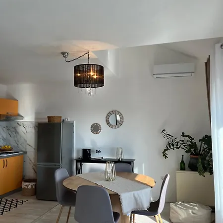 Tino Apartment