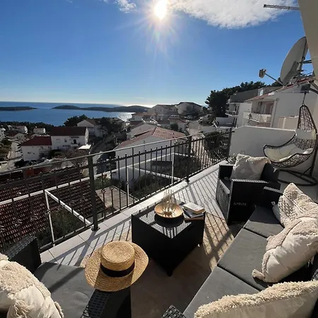 Tino Apartment *