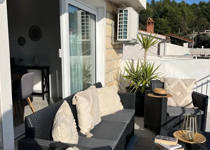 Tino Apartment Hvar Town