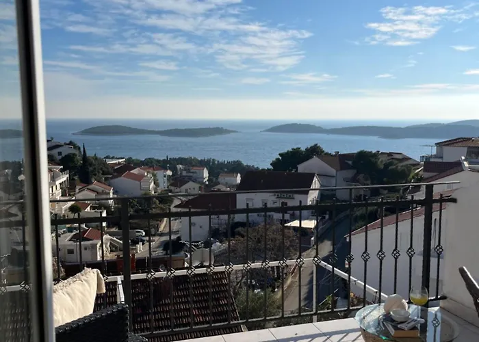 Tino Apartment Hvar Town